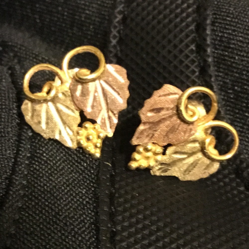 Landstroms Black Hills Gold 14K Gold Stud Earrings